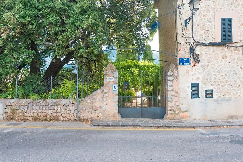 Can Massana Sóller 0*,  İspanya